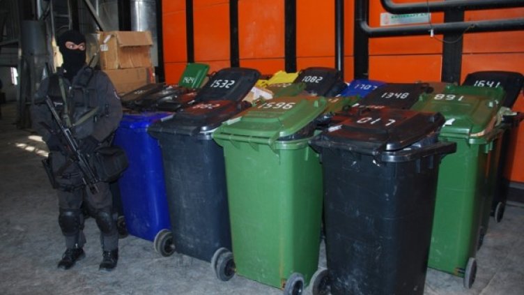 Контейнерите с дрогата. Снимка: Агенция "Митници"