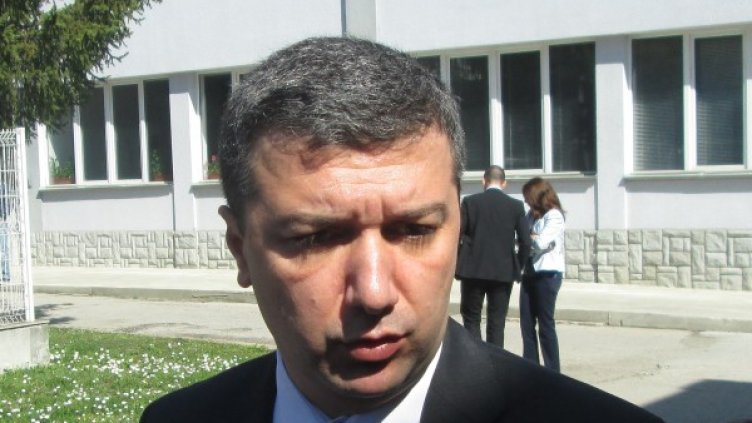 Министър Драгомир Стойнев в Габрово. Снимка БТА