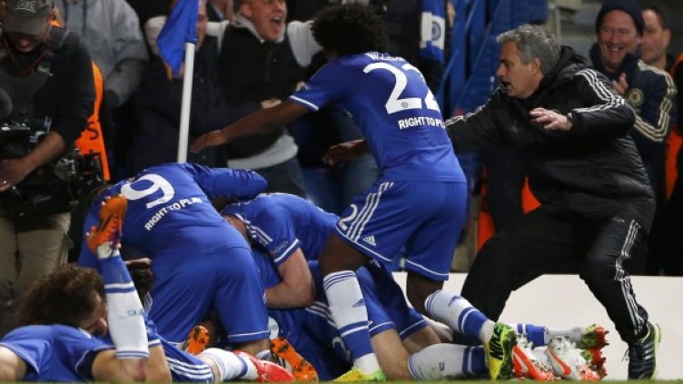 Играчите на Челси ликуват след гола на Демба Ба. Снимка: Ройтерс