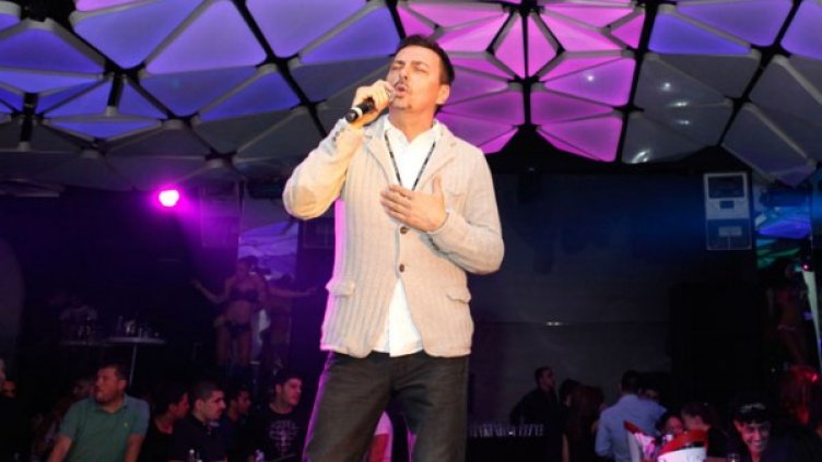 Кеба по време на участие в столичен клуб. Снимка: Diapason Records