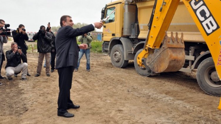 Министър Данаил Папазов във Варна. Снимка БТА