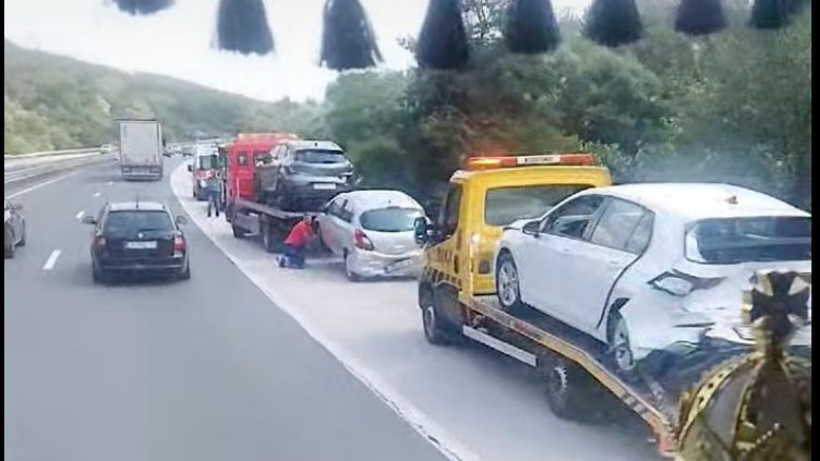 Верижна катастрофа със седем коли блокира движението на "Тракия" към Бургас 