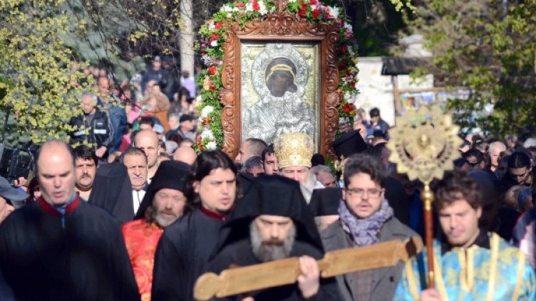 Литийното шествие от Бачковския манастир. Снимка БТА