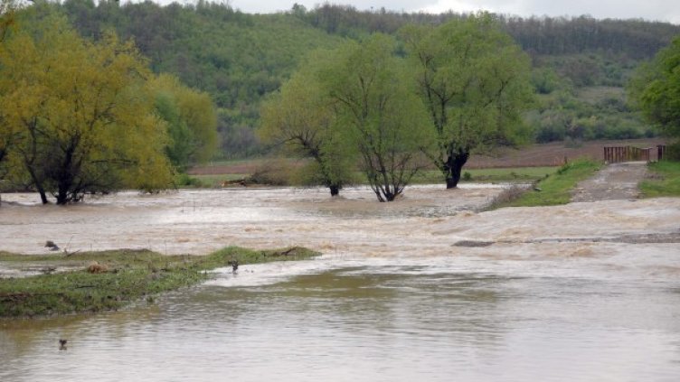Разливът на река Огоста в Монтанско. Снимка БТА