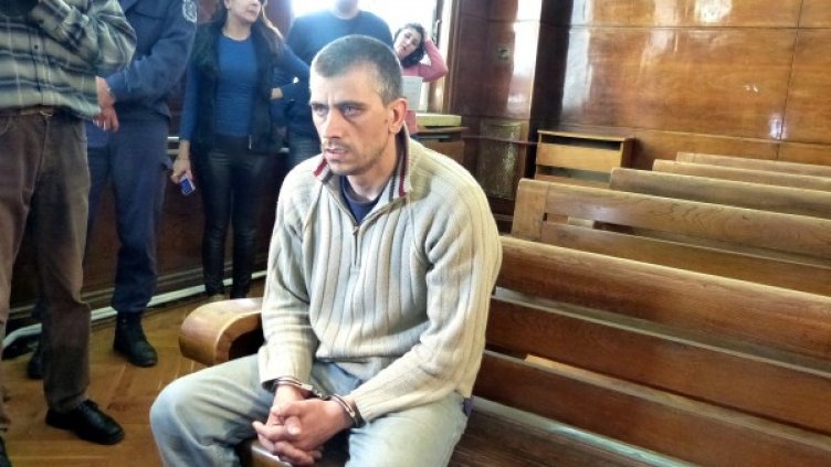 Пламен Петров в Окръжния съд в Русе. Снимка: БТА