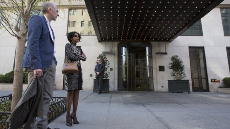 Хотелът, в който е станал инцидента. Барът се е намирал във вътрешността. Снимка: Reuters