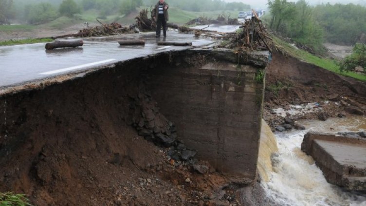 Пропадналият мост. Снимка: БулФото