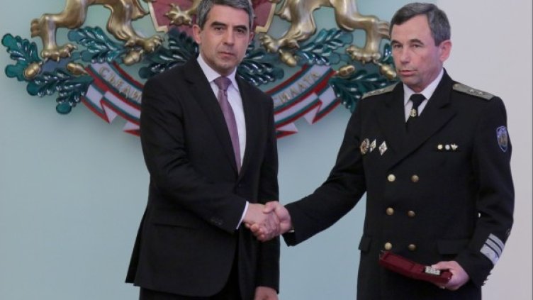 Президентът и бъдещият началник на отбраната. Снимка: БТА