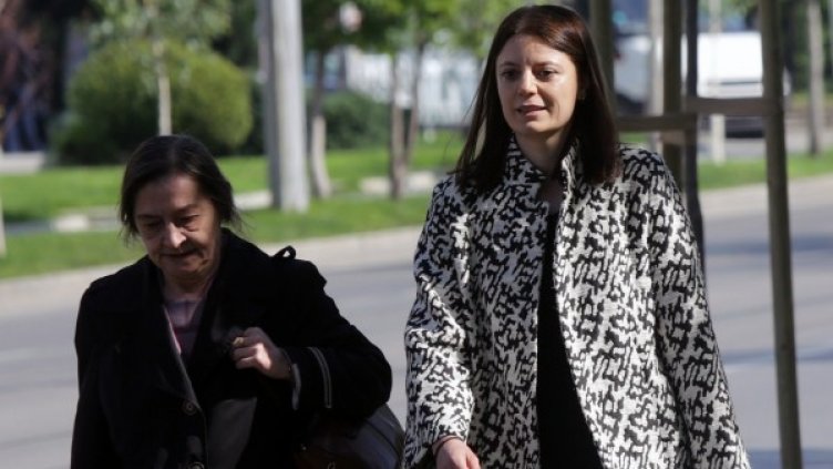 Мария Дивизиева и адвокат Даниела Доковска (л). Снимка: БТА