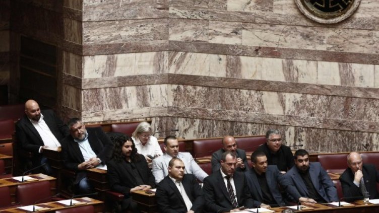 Депутати от "Златна зора" в гръцкия парламент Снимка: архив, Reuters