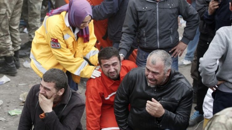 Над 200 души загинаха след експлозия и пожар във въгледобивната мина в Турция. Снимка: Ройтерс