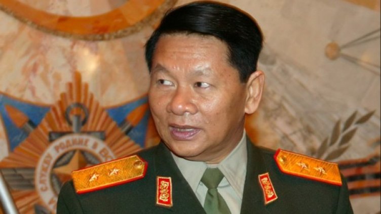 Министърът на отбраната на Лаос Дуангчай Пхичит  е бил на борда на самолета. Снимка: БТА