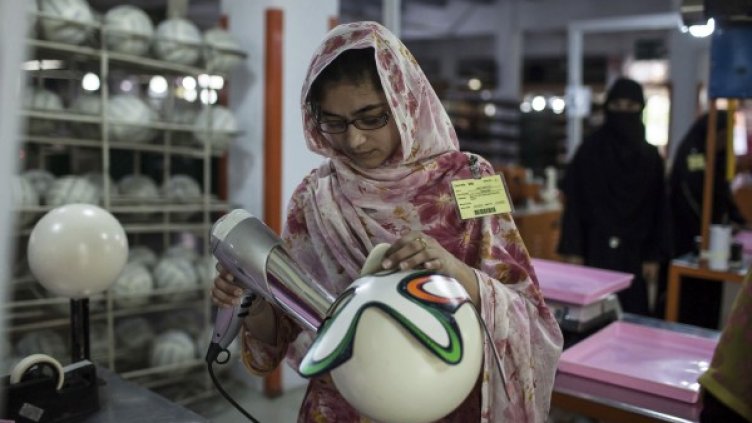 Бразука – символът на футболното лято в Бразилия