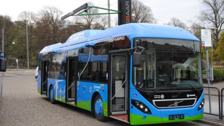 Настоящият хибридният автобус на Volvo Group, чиито батерии се зареждат безконтактно. Снимка: Volvo
