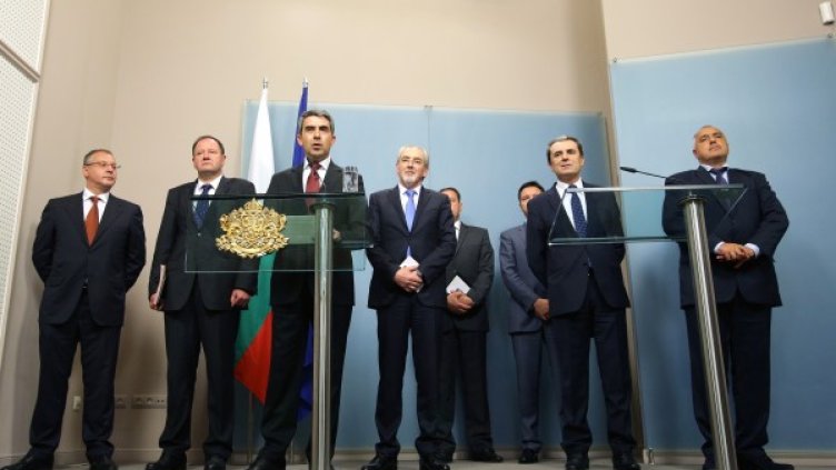 Президентът Росен Плевнелиев и политическите лидери след заседанието на КСНС. Снимка БТА