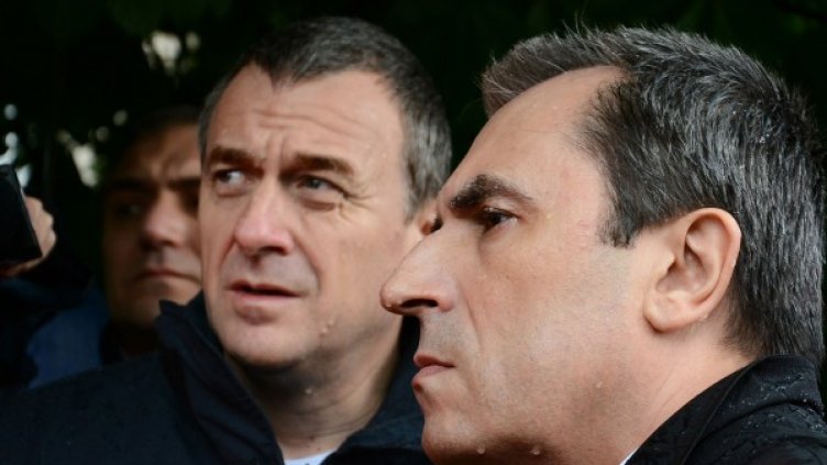 Цветлин Йовчев и Пламен Орешарски в кв. "Аспарухово" по време на потопа. Снимка БТА