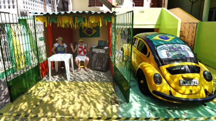 В момента Бразилия живее със Световното по футбол. Снимка: Ройтерс