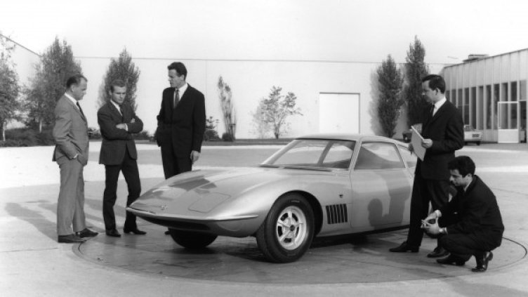 Първият проект на студиото - Opel Experimental GT. Снимки: GM