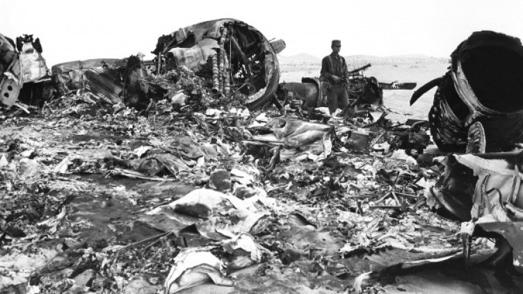 Останки от сваления либийски Боинг 727 в Синайската пустиня от израелските сили през 1973г. Снимка: БТА