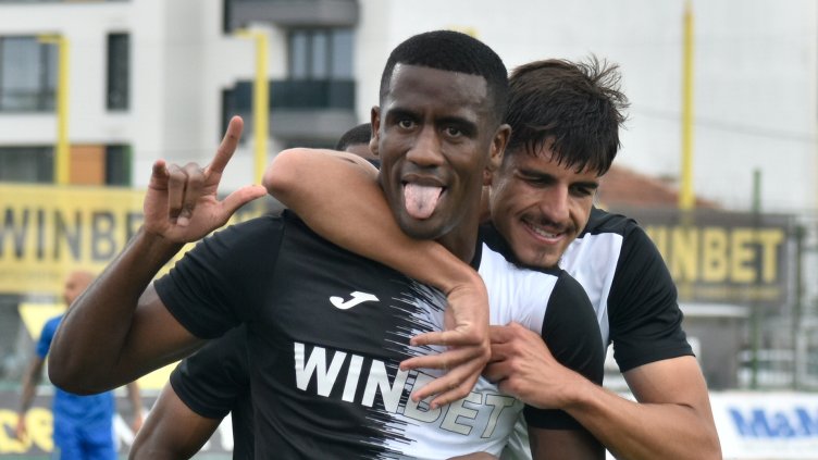 Локомотив Пловдив с победа в Коматево, надигра Крумовград с 4:0 