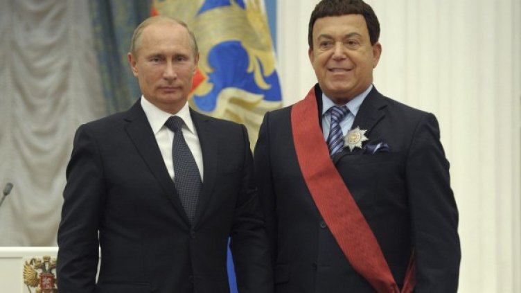 Президентът на Русия Владимир Путин и Йосиф Кобзон, Снимка: Reuters, архив