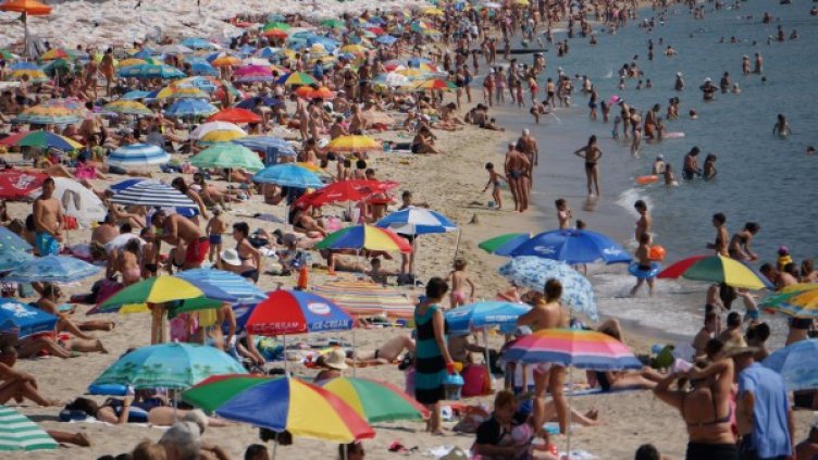 Плажът във Варна през вчерашния ден. Снимка: архив Булфото