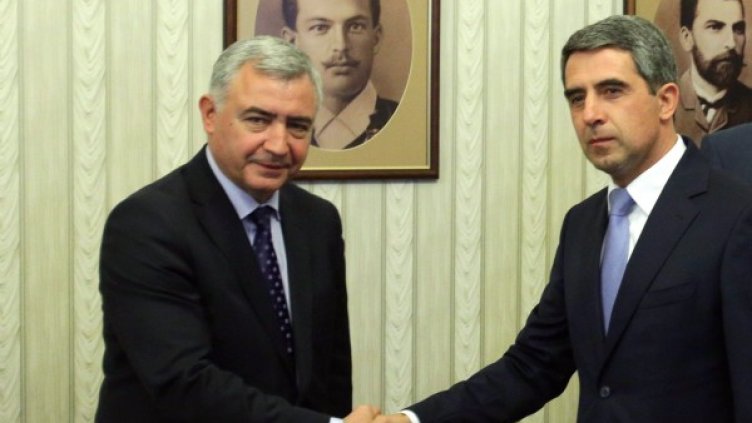 Атанас Мерджанов и президентът Росен Плевнелиев Снимка: БТА