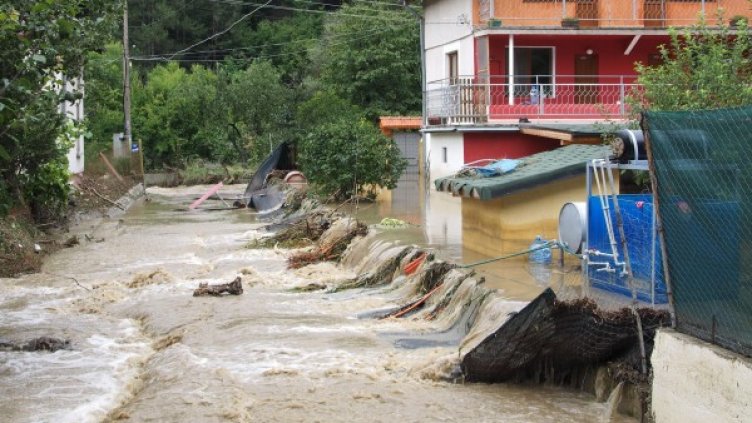 Наводнението в община Своге. Архив: Булфото