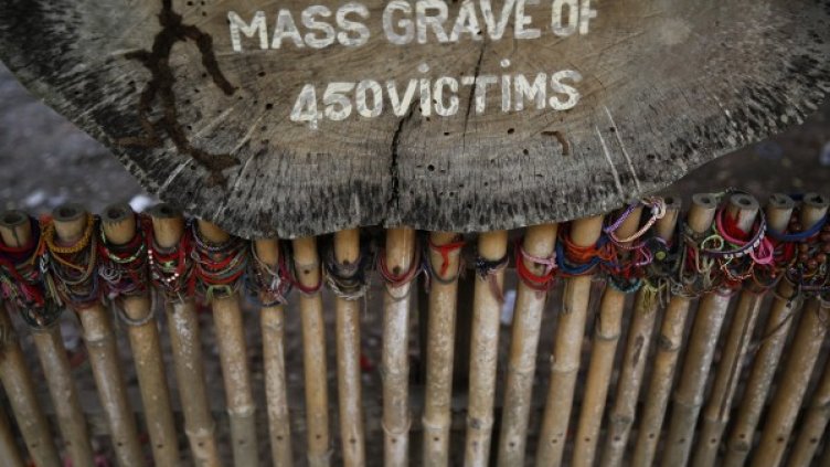 Масов гроб край Чоенг-Ек. Снимка: Reuters