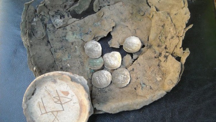 Монетите от времето на император Комнин. Снимка НИМ