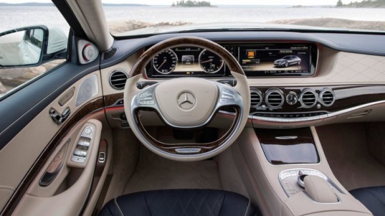 Интериорът на новата S-Class. Снимка: Mercedes-Benz
