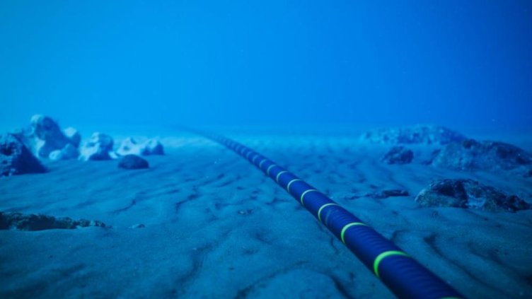 Освободиха кораба "Силвър Дания", задържан заради повреден оптичен кабел