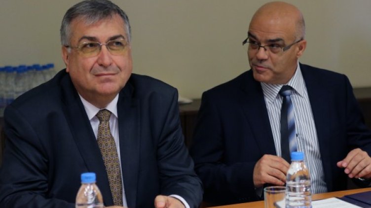 Премиерът Георги Близнашки и МВР шефът Йордан Бакалов. Снимка: БТА