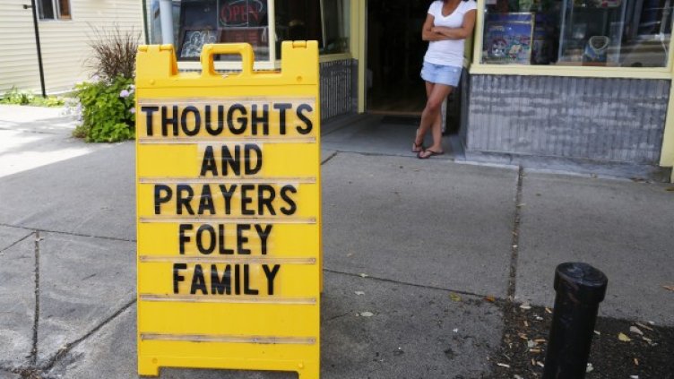 Американците показват по всякакъв начин съпричастността си към семейството на журналиста. Снимка: архив Ройтерс