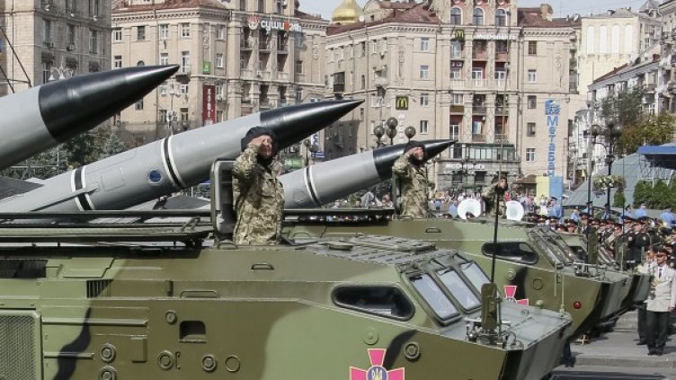 Украйна демонстрира военната си мощ