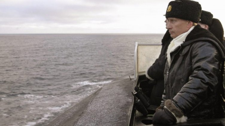 Владимир Путин на подводницата "Архангелск" по време на военно учение. Снимка: архив, Reuters