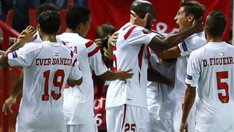 Севиля започна с победа защитата на трофея си в ЛЕ