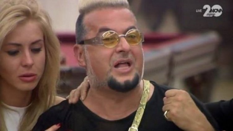 Елена Кучкова утешава Евгени Мивчев. Снимка: Vip Brother