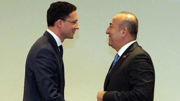 Даниел Митов и турския му колега Мевлют Чавушоглу. Снимка: МВнР