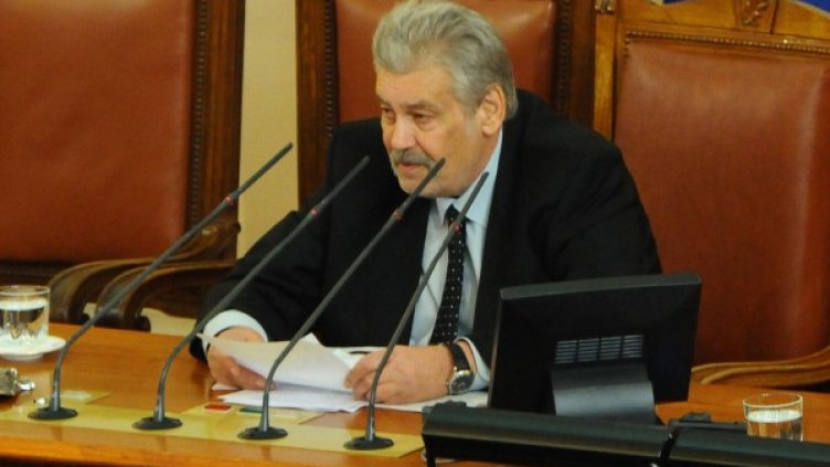 Проф. Данаилов приветства депутатите в първия ден на 42-то НС. Снимка: архив, БулФото