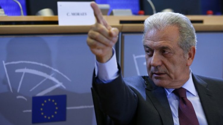 Димитрис Аврамопулос. Снимка: Reuters