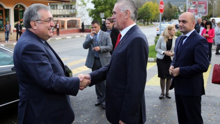 Министър-председателят Георги Близнашки присъства на тържественото честване на 33-годишнината от обявяването на Правец за град. Премиерът откри велоалея "Правец" при Спортен комплекс – Правец. Снимка: БТА