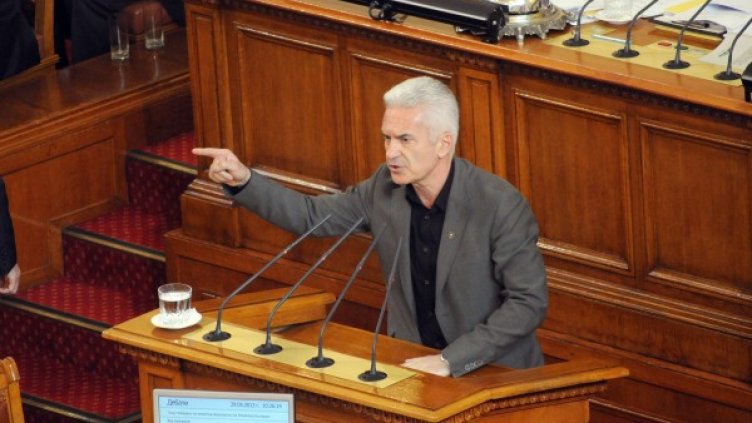 От "Атака" не искат химнът на ЕС да звучи в парламента. Снимка: Булфото