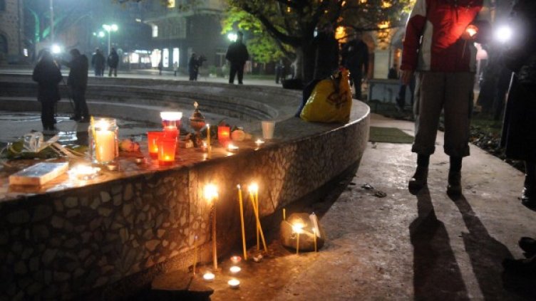 След инцидента с Лидия граждани се събраха пред президенството и запалиха свещи с призив "Не на отчаянието" Снимка: архив, Булфото