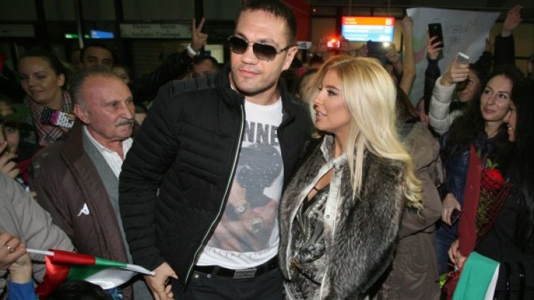 Кубрат Пулев на летище София. Снимка БТА