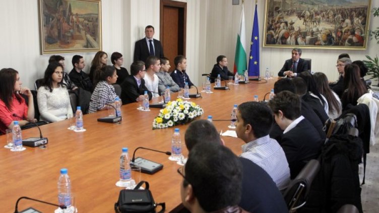 Президентът Росен Плевнелиев се срещна с младежи в неравностойно положение. Снимка БТА