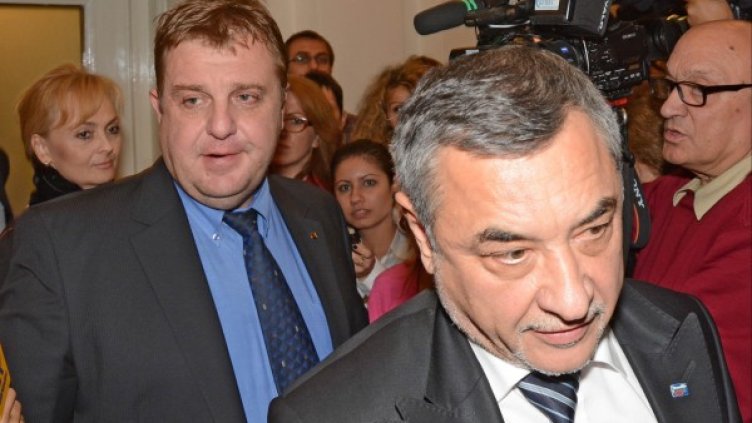 Красимир Каракачанов (л) и Валери Симеонов Снимка: архив, Булфото