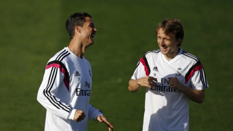 Роналдо и Модрич няма да си партнират скоро в Реал. Снимка: Reuters