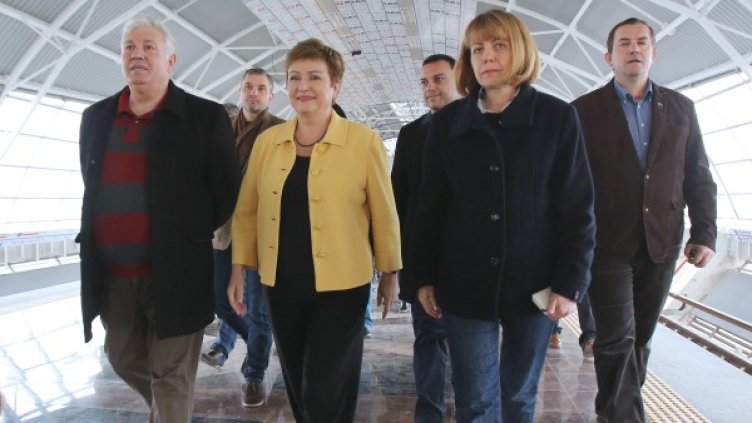 Кристалина Георгиева инспектира строежа на метрото до летището. Снимка: БТА