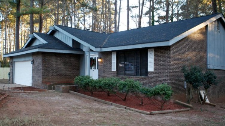 В тази къща е било държано 13-годишното момче. Снимка: Reuters